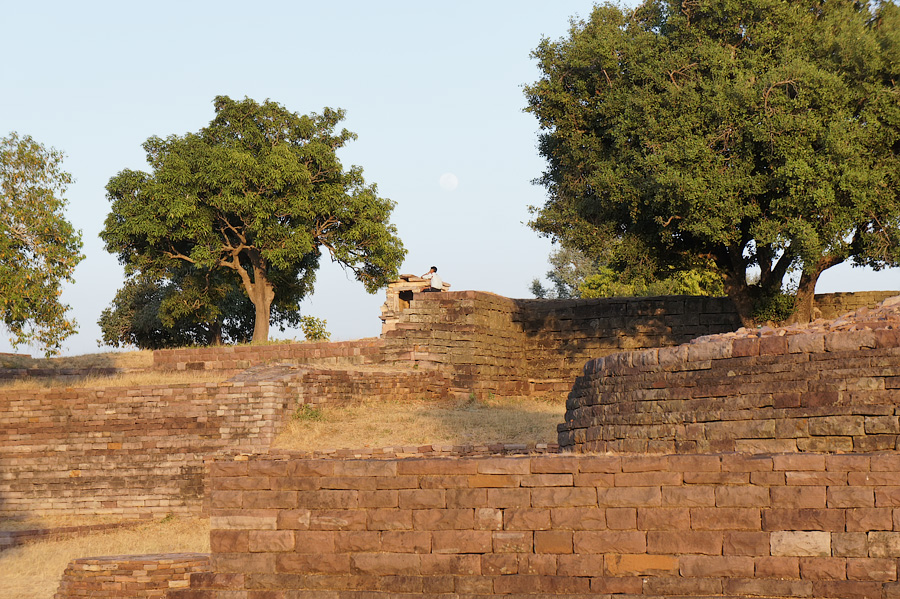 Буддийская ступа Санчи, Индия © Kartzon Dream - авторские путешествия, авторские туры в Индию, тревел видео, фототуры