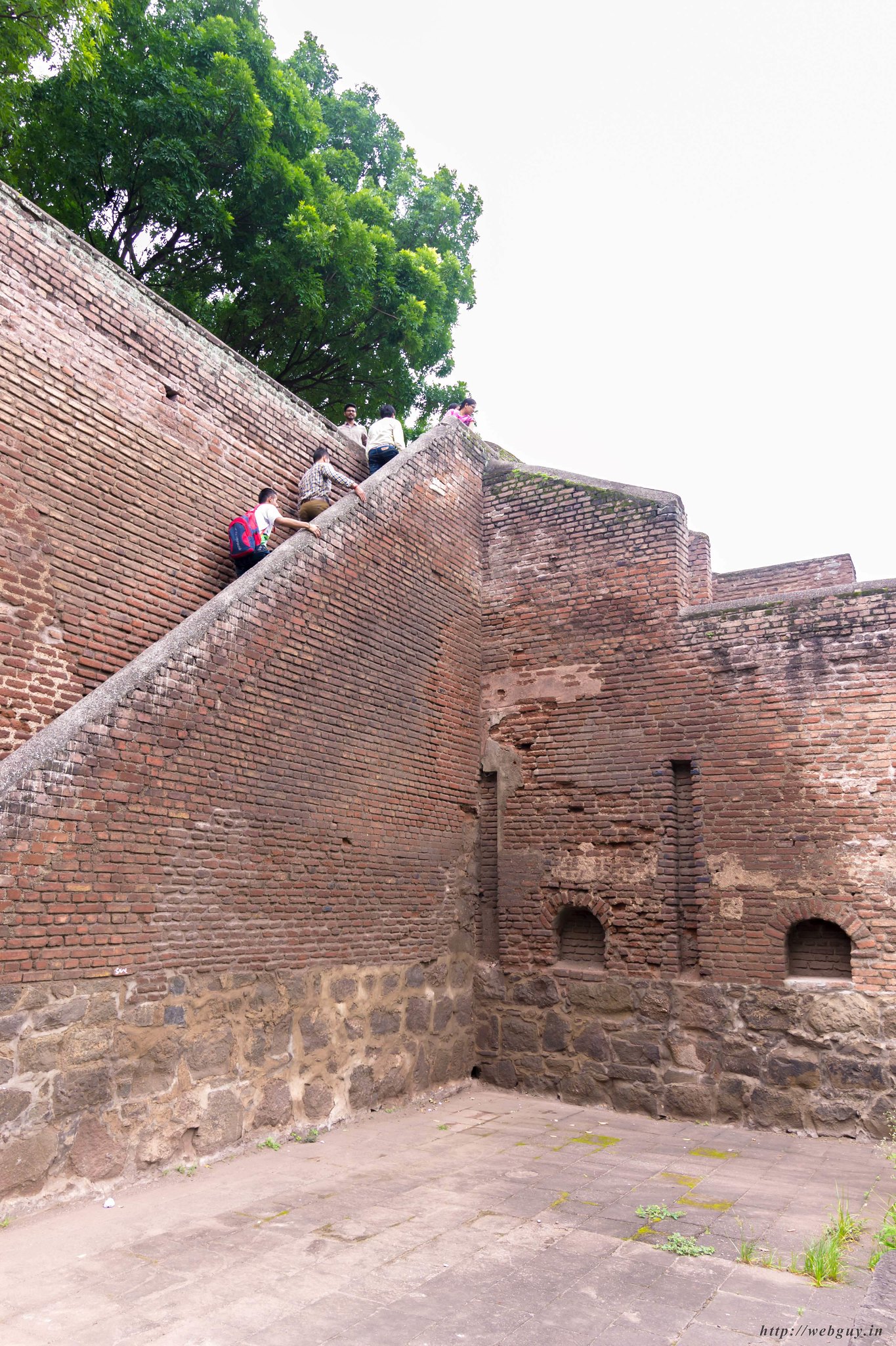 old walls of shaniwar wada