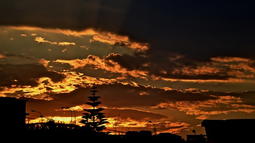 sunset summer italy sun house tree weather clouds gold nikon italia cloudy 2013 d3100 flickrandroidapp:filter=none sianodicatanzaro