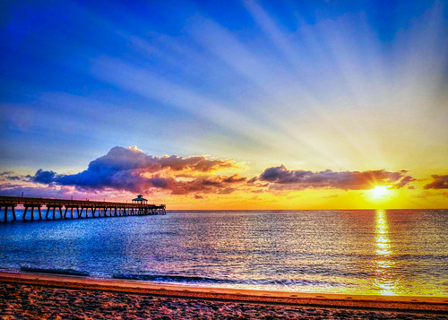 beach sunrise pier deerfieldbeach sunrays hdr photomatix topazplugins