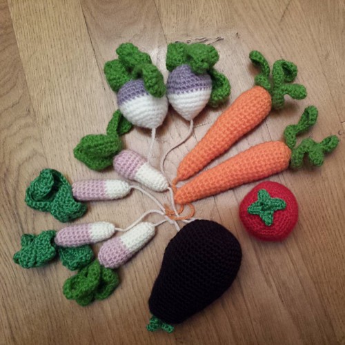 Crocheted vegetables