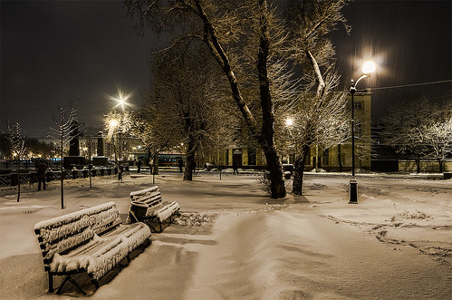 Winter evening. Kharkiv. Ukraine  Сквер. Харьков. Украина
