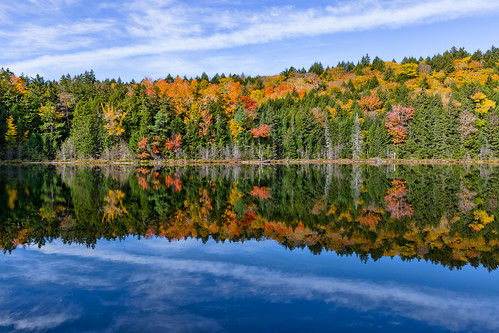 autumn fallspond rockygorge whitemountainnationalforest newhampshire reflection morning fall fallcolor fallfoliage rpg90901 landscape canon 6d canonef2470mmf28liiusm 2016 october 1028 water sky trees