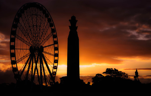 monument wheel sunrise silhouettes plymouth devon