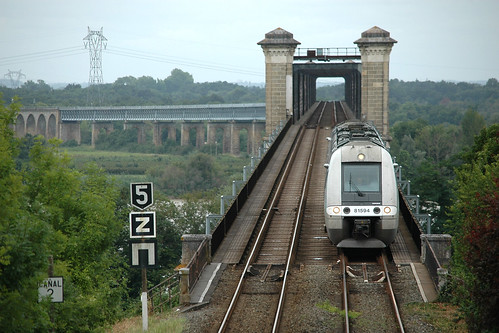 les train transport zug express regional société trein ponts fer sncf nationale ter agc bgc societe aquitaine chemins régional bimode cubzac b81500