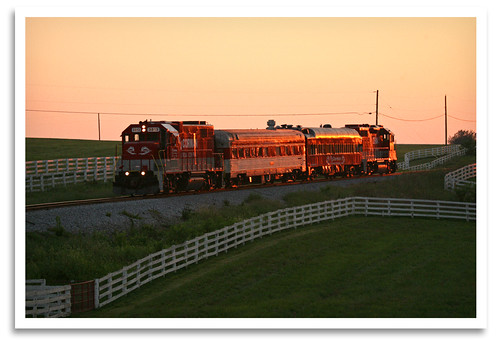 train bluegrass lexington ky locomotive emd gp382 dieselelectric centralkentucky calumetfarm rjcorman lexingtondinnertrain