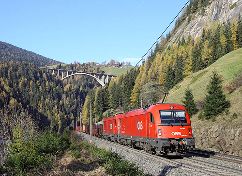 st train austria pass brenner siemens railway cargo locomotive taurus bahn sant treno freight 007 austrian brennero treni obb jodok 1216 1216007
