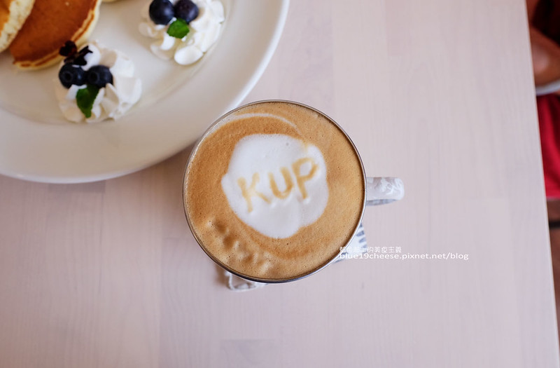KUP coffee&amp;pancakes-早餐鬆餅義麵沙拉.吉拿棒甜點.咖啡拿鐵果昔果汁冰沙.豐原推薦咖啡館
