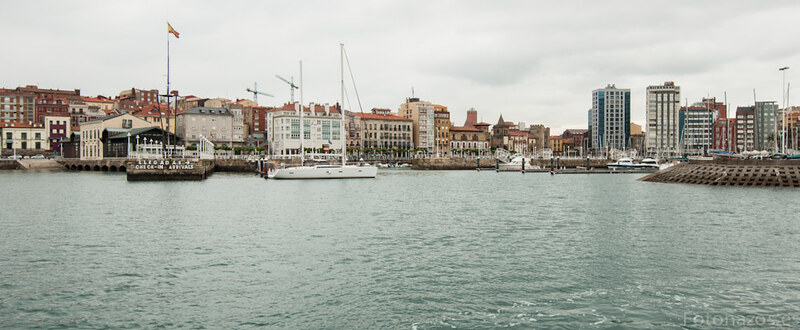 Paseo en barco por la bahía de Gijón