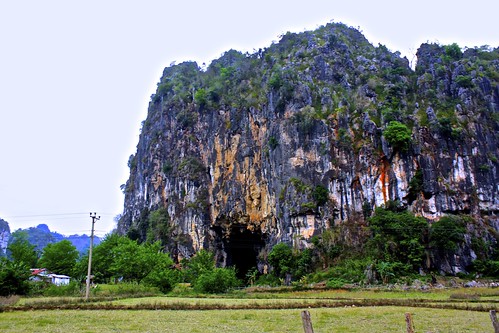entrance to Nok Ann cave
