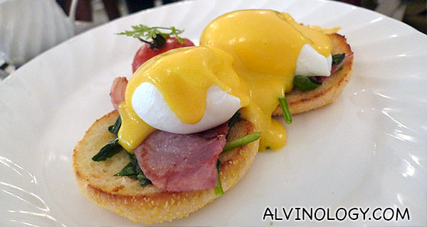 Egg benedict with Hollandaise sauce