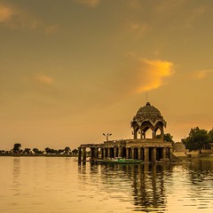 Beautiful sunset at Gadisar Lake  #sunset #lake #jaisalmer #jodhpur #rajasthan #india #incredibleindia #beautiful #warm #chatri #old #antique #amazing #photooftheday #photographer #photography#travel #instagram #instagood #instaawesome #instacrazy