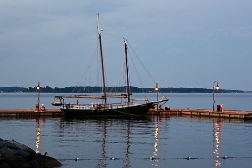 yorktown virginia yorkriver harbor ship boat sailboat sunset dusk