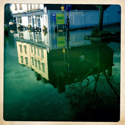 cameraphone urban apple mobile reflections square lofi cellphone cell severn riversevern rivers mobilephone worcestershire floods app worcester urbanlandscape iphone severnside photoapp iphone5 iphoneography hipstamatic