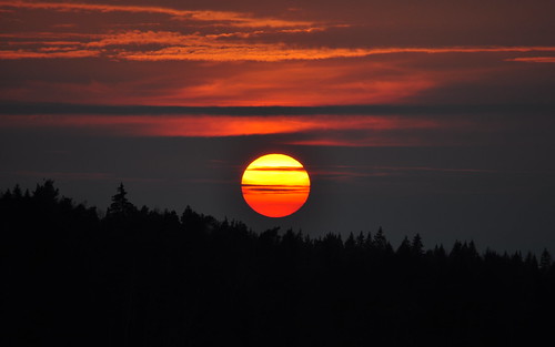 sunset hiking liesjärvi