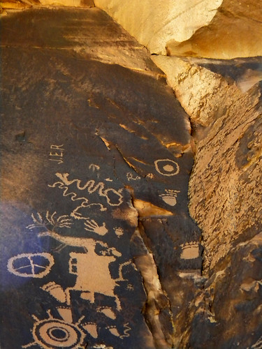 petroglyphs at Newspaper Rock