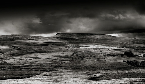 uk ireland summer england mountains flickr moody yorkshire best cumbria 2c videograb yorkshiredalesnationalpark therebeastormabrewin 5dmk2 72dpipreview ©lowresolutionpreview ©2c