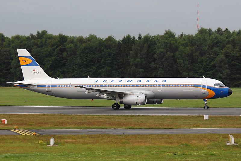Lufthansa - A321 - D-AIDV (1)