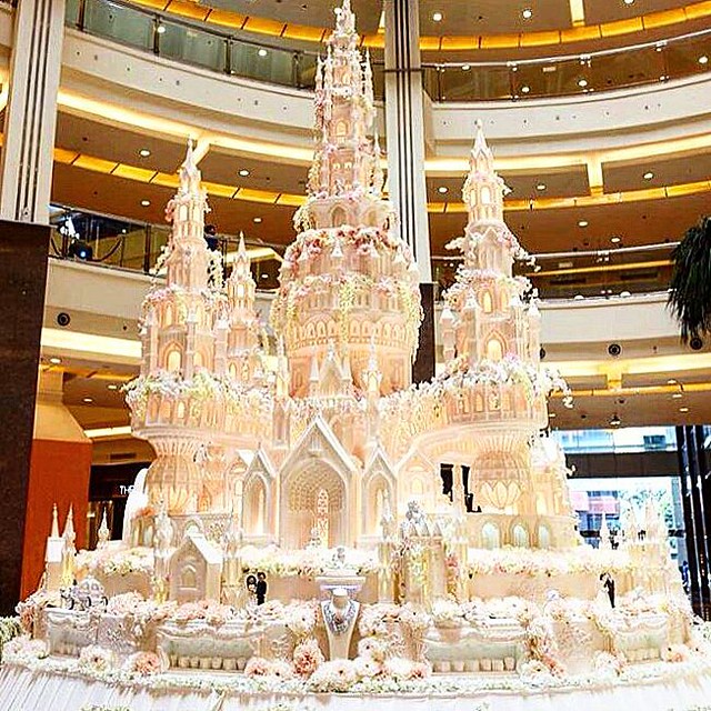 Castle Cake by LeNovelle Cake