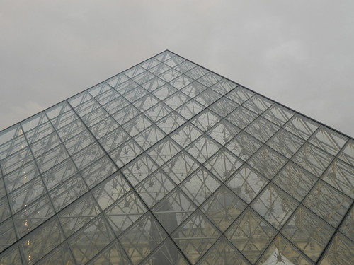 LouvrePyramid1
