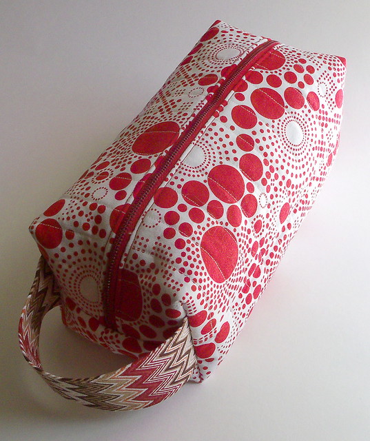 Quilted box bag
