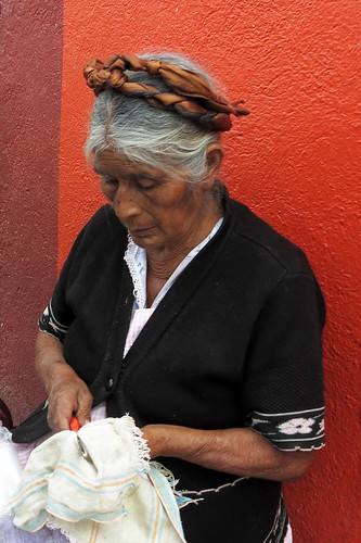 mexico candid ngc streetphotography oaxaca streetcorner prettywoman indigenouspeople streetmerchant worldtrekker