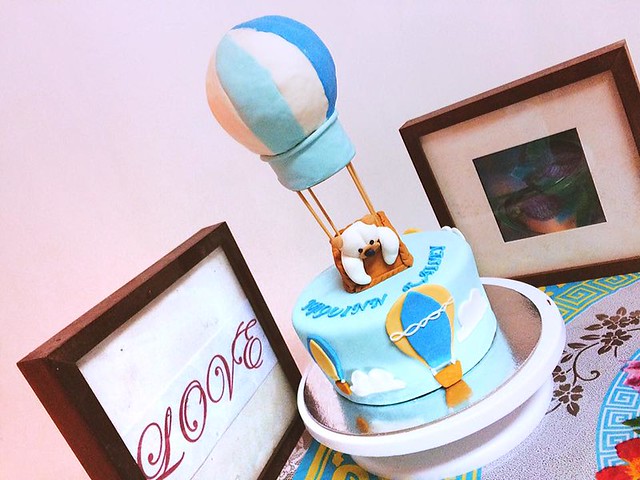 Hot Air Balloon Cake by Jorelyn Pascual Deytiquez of Something Fluffy