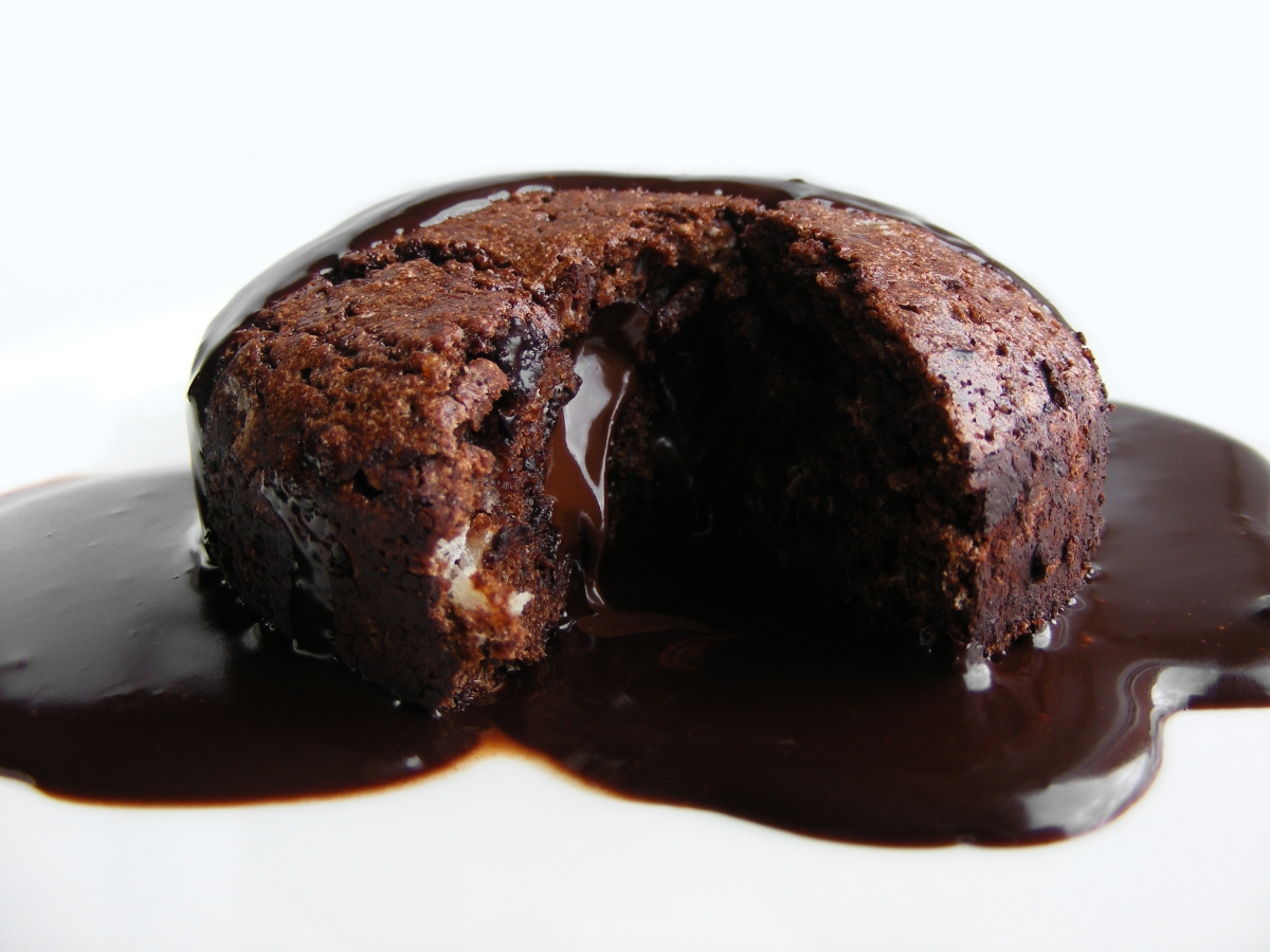 8. Bizcocho de chocolate y chocolate líquido. Autor, FotoosVanRobin