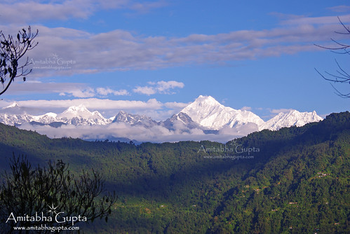 sunshine himalayas sikkim gangtok snowcappedmountains kangchenjunga jannu kanchendzonga sikkimhimalayas indianhimalayas secretariatroad bhanupath kangchenjungaandjannufromgangtok