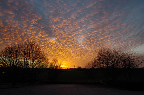 uk morning winter england sky cloud sun clouds sunrise sunrises oxfordshire