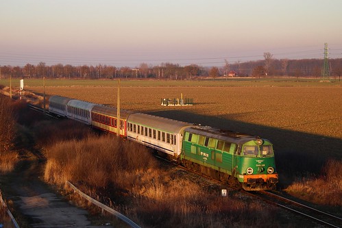 winter sunset train poland polska railway zug polen bahn zima podkarpackie kolej pociąg podkarpacie karpatenvorland stalowawola subcarpathia