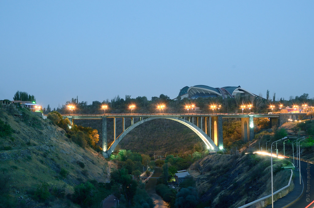 Kievyan Bridge