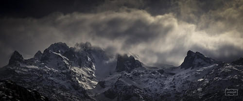spain españa asturias picosdeeuropa mountains montañas clouds nubes snow nieve naturaleza nature wow