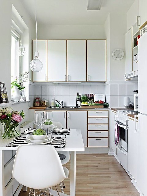 10 Impressive Kitchen Designs for Those Who Live in a Tiny Box
