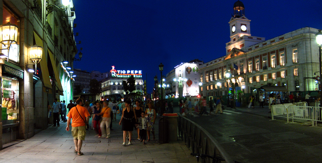 4. Ambiente nocturno en la Puerta del Sol. Autor, Mallol