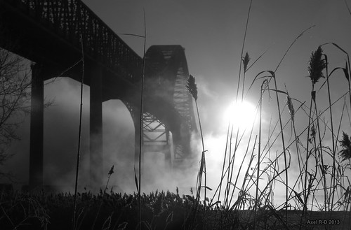 morning bridge bw cold fog sunrise river blackwhite frost froid brouillard leverdesoleil troisrivières fleuvestlaurent pontlaviolette troisrivièresouest