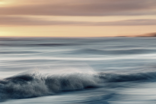 beach sunrise waves northumberland northsea icm seatonsluice wavepanning canonef70200mmƒ28lisiiusm