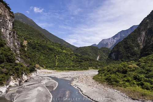travel blue travelling green tourism wet rock fauna clouds forest canon river eos flora rocks asia sightseeing taiwan rocky dry bluesky jungle riverbed vegetation vista getty marble geology fullframe dslr taroko ff taiwanese gettyimages osp tarokogorge gapyear travelphotography 24105mm leadingline canon24105mm 5d2 canon5dmarkii olliesmalleyphotography