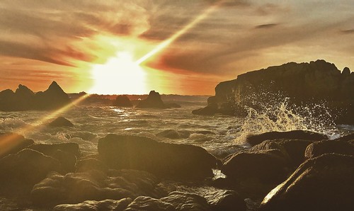 pebblebeach california ca coast westcoastbestcoast sunset ocean sea spray waves crashing beautiful gorgeous awesome