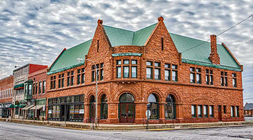 historic landmark commercial building architecture architecturalstyle richardsonianromanesque romanesquerevival architect somers essomers williamscully scullybuilding 125nkickapoost lincoln logancounty centralillinois illinois il unitedstates usa myoldpostcards randall randy vonliski significantbuilding lincolncourthousesquarehistoricdistrict nrhp nationalregisterofhistoricplaces reference 85003166 scullybuildinglincolnillinois