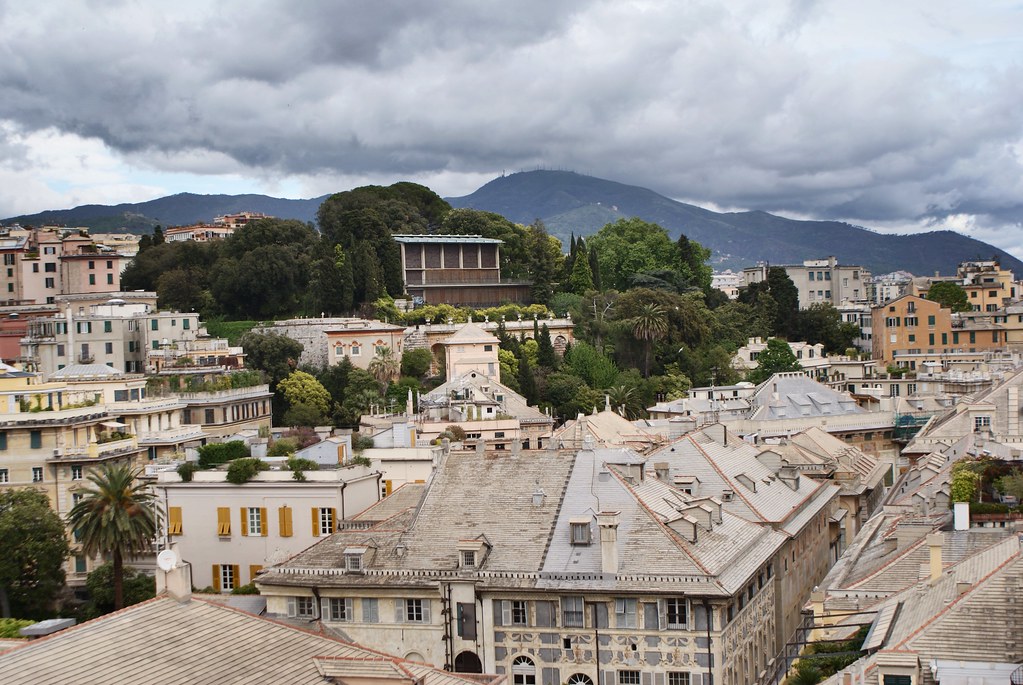 Vue panoramique depuis le Palazzo Rosso en direction du Musée Asiatique de Gênes.