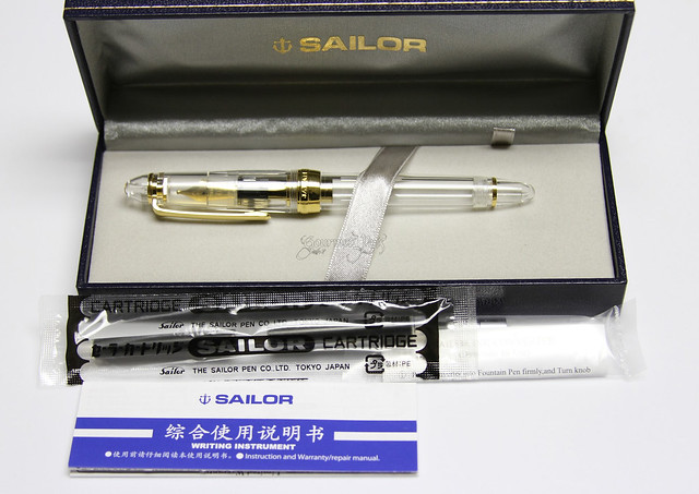 Review: @PenChalet Sailor 1911 Standard Clear Fountain Pen - Music Nib