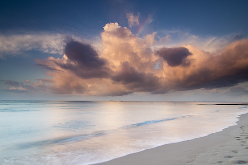 clouds water ocean beach longexposure hawaii oahu sunrise morning canon leefilters 6d waikiki monster lee09ndgradhard warm