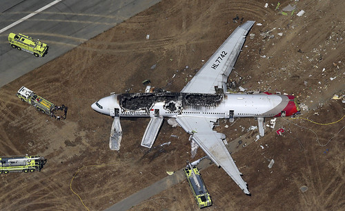 Dos muertos y al menos 130 heridos deja aterrizaje forzoso de avión en San Francisco