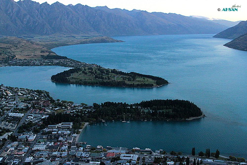 blue light newzealand sky mountain lake nature beauty contrast canon evening town interesting focus colours afternoon dof valley southisland effect wakatipu panaroma distinct canonef24105mm আকাশ canon7d {vision}:{outdoor}=0983 {vision}:{mountain}=0516 {vision}:{sky}=0707 {vision}:{ocean}=0674