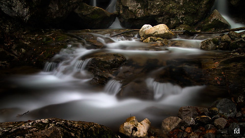 cascade waterfall le longexposure poselongue sombre dark eau water
