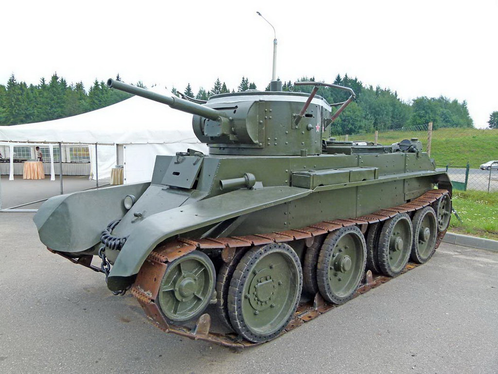 Soviet cavalry tank BT-7 – Walk Around