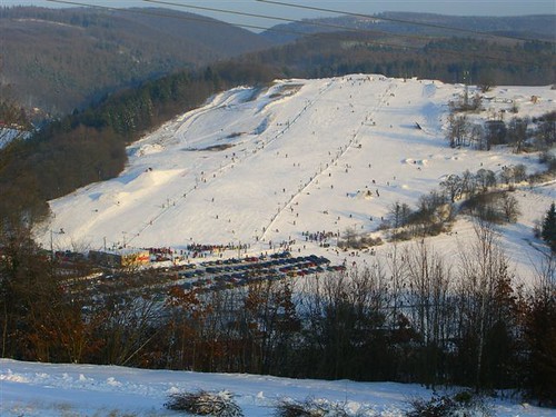 Jednodenní skipas do lyžařského střediska HLUBOČKY s platností v sezoně 2013/14