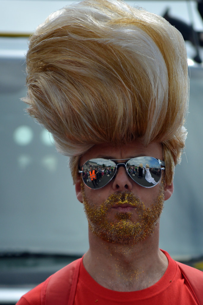 Arbeitnehmer-Klagen - Big Haired Beckham, Brighton Pride 2013