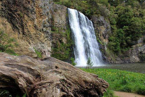newzealand waterfall auckland